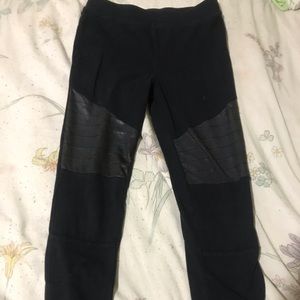 Girls leggings 2 for $6 sale Last weekend! Closing